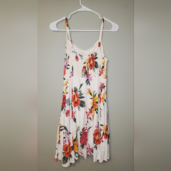 Old Navy Women's Floral Print Sundress Size Medium - Picture 2 of 8